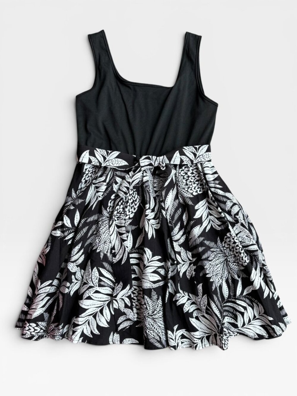NWT Cupshe Black & White Tropical Fit & Flare Dress Size XL - Picture 2 of 9